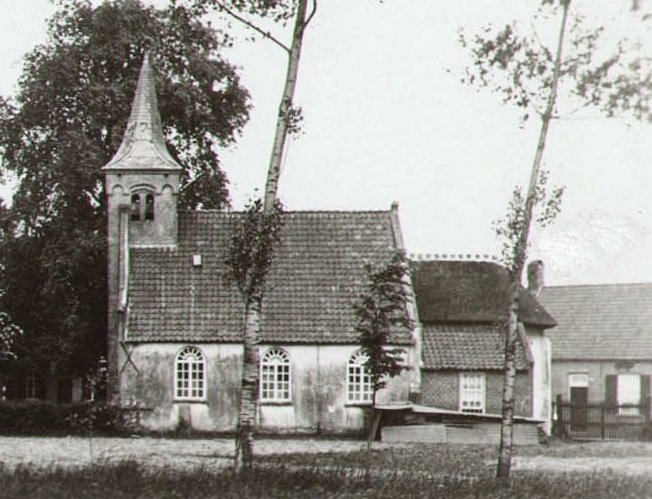 De Hasseltse kapel in zijn oorspronkelijke omgeving.